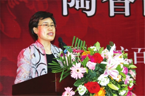 洛陽(yáng)市委常委、組織部部長(zhǎng)，洛陽(yáng)市關(guān)心下一代工作委員會(huì)主任陳向平致辭