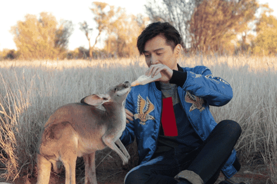 乖哦，慢慢吃~