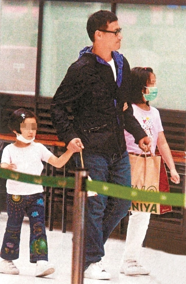 張學(xué)友小女兒罕見曝光 張學(xué)友小女兒罕見曝光