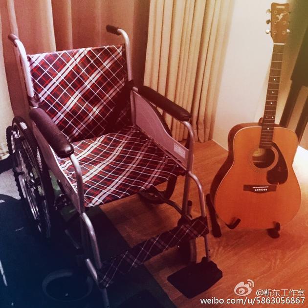 靳東腿部意外受傷 靳東腿部意外受傷