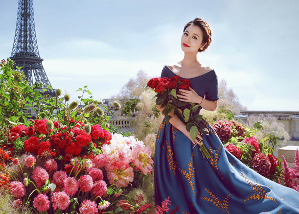 林心如升級(jí)當(dāng)媽媽擠奶很開(kāi)心