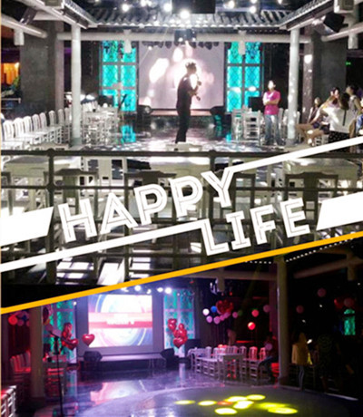 現(xiàn)場布置，好華美，好浪漫哦！