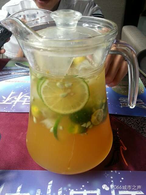 金桔青檸汁。唇齒留香！
