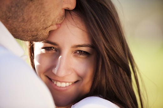 妻子漂亮，丈夫相貌平平