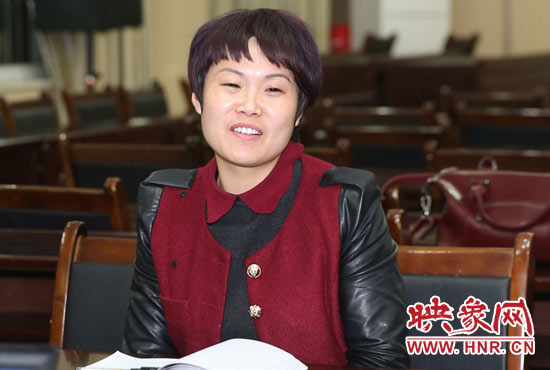 “焦裕祿式好干部”楊艷敏接受采訪。