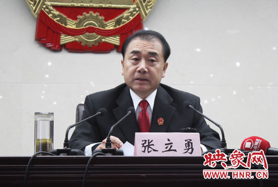 省高院院長張立勇說，全省法院一定要堅(jiān)定為農(nóng)民工討薪的立場(chǎng)不動(dòng)搖