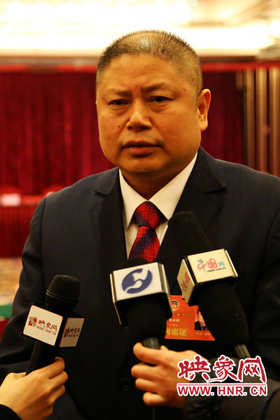 全國(guó)政協(xié)委員，河南弘昌集團(tuán)、信陽(yáng)毛尖集團(tuán)董事長(zhǎng)陳世強(qiáng)