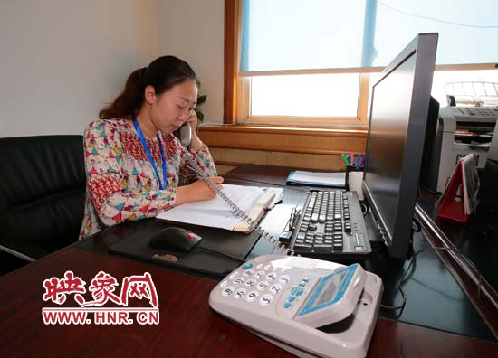 金水區(qū)考務(wù)指揮中心熱線(xiàn)