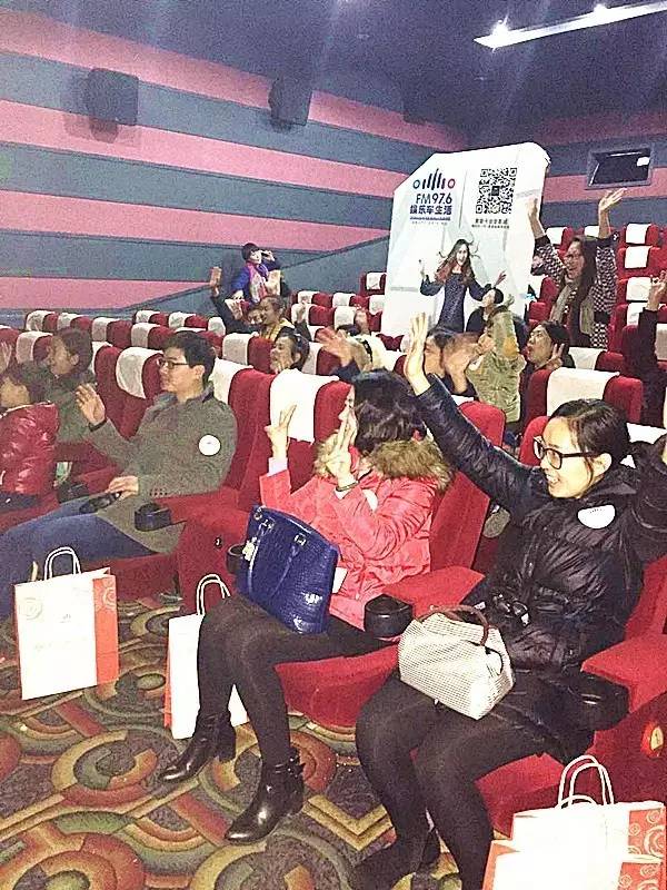 來(lái)到活動(dòng)現(xiàn)場(chǎng)的每一位觀眾都十分熱情哦！