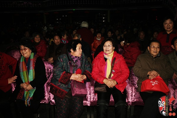 豫劇《朝陽溝》銀環(huán)媽扮演者、著名豫劇表演藝術(shù)家楊華瑞，著名豫劇表演藝術(shù)家王素君