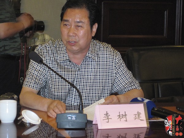 中國(guó)劇協(xié)副主席、河南省劇協(xié)主席、河南豫劇院院長(zhǎng)李樹建