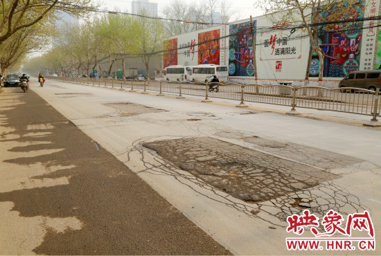 南陽路因為地鐵將要施工而暫緩大修。