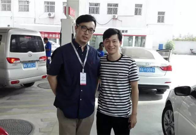 主播陳堂主，這睥睨眾生的眼神