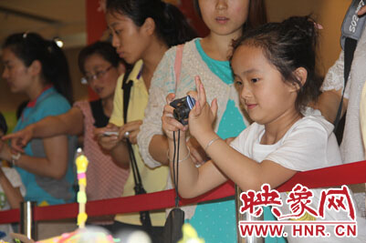 來(lái)一個(gè)近景吧，我的攝影可不是白學(xué)的