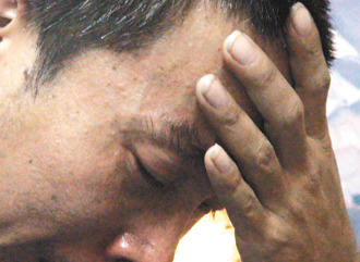 10歲方姓男童遭割喉殺害，父親淚流不止說(shuō)，小兒子走了，他不知道該如何活下去。 臺(tái)灣《聯(lián)合報(bào)》