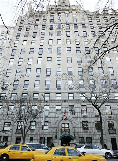 　　2005年，兩人以4400萬美元購入紐約市一套豪宅，裝修花了5000萬。