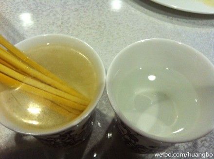 圖片來自黃渤、河北李虎微博