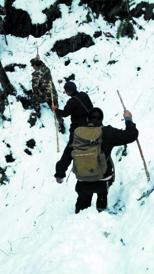 大雪封路，搜尋變得艱難　家屬/供圖
