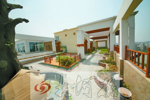 “空中花園”的假樹、水車、小橋都已經(jīng)被拆除