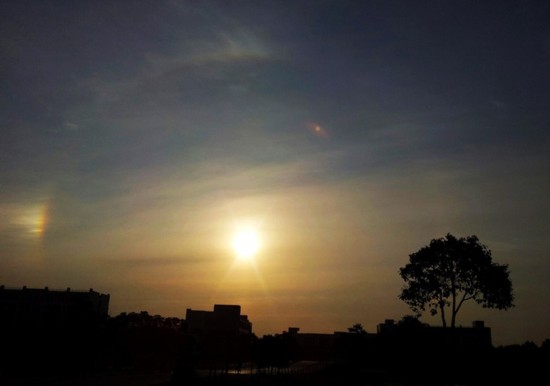 上?，F(xiàn)“3個太陽”