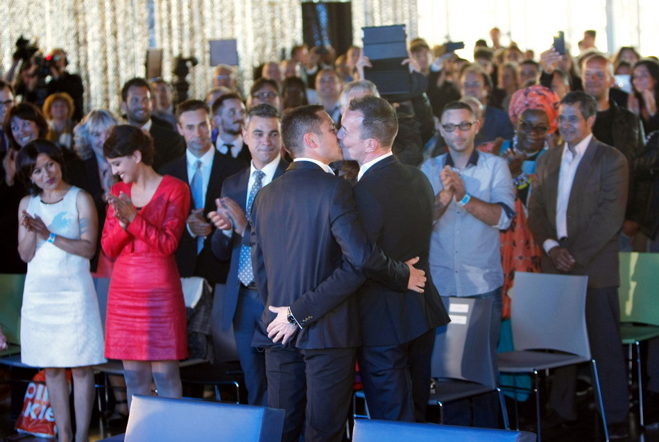 法國舉行首場合法同性婚禮 法國舉行首場合法同性婚禮