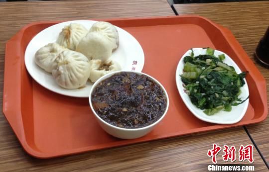 習(xí)近平京城小店排隊(duì)吃包子店員憶現(xiàn)場(chǎng)連稱(chēng)沒(méi)想到