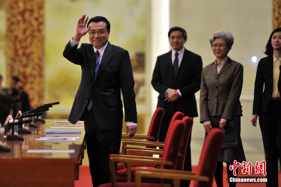 　李克強(qiáng)答中外記者提問(wèn)