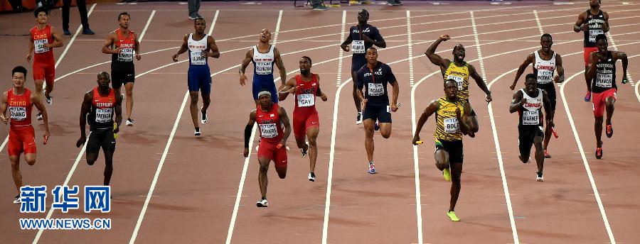牙買加隊選手博爾特（前排右）在比賽中。