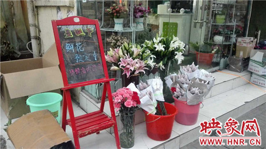 玫瑰、氣球翻倍漲價