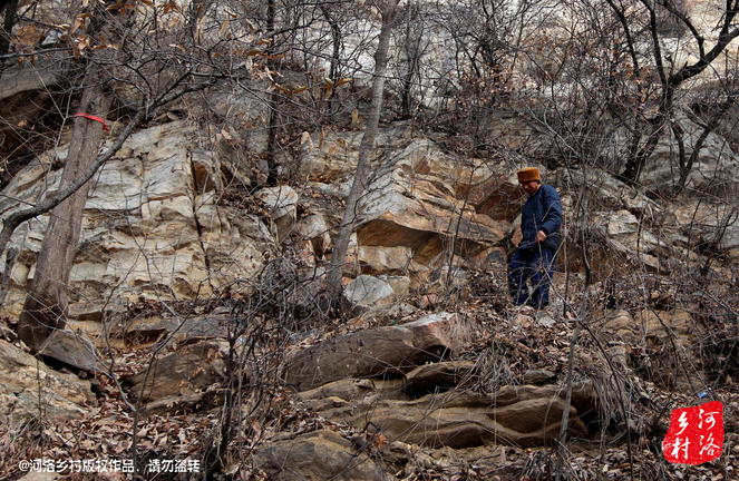 出家人打架，少見(jiàn);出家人打架還用嘴咬，更是稀罕。嵩山后山一處人跡罕至的半山腰，就住著這樣一位奇葩的出家道士。