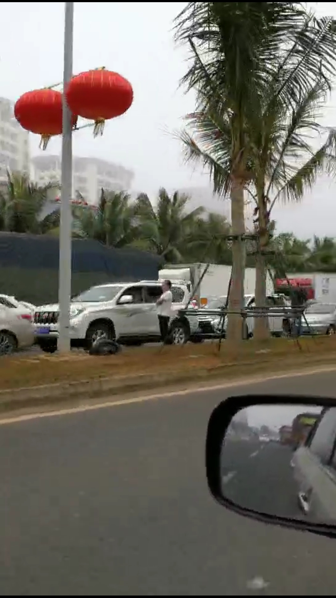 一家五口滯留?？?天 港口附近方便面都買不到