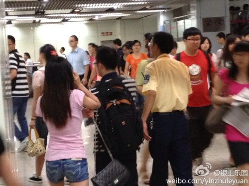 7月22日早上，上海地鐵6號(hào)線浦電路站，一男一女發(fā)生激烈口角，女子“指證”男子系“色狼”。