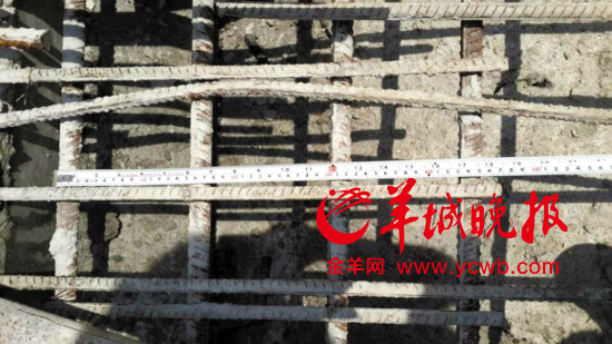 黃建清提供的E出入口鋼筋間距，顯示為15厘米