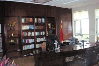 遼寧大學黨委書記被曝光的辦公室。 網(wǎng)絡截圖