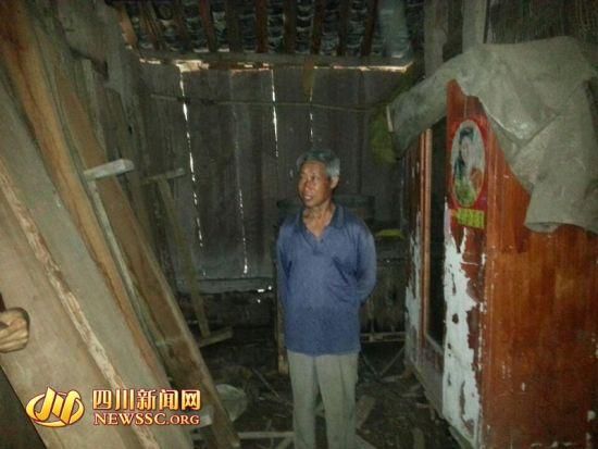 王本余的堂兄王本武向四川新聞網(wǎng)記者介紹王本余還剩下的財(cái)物。