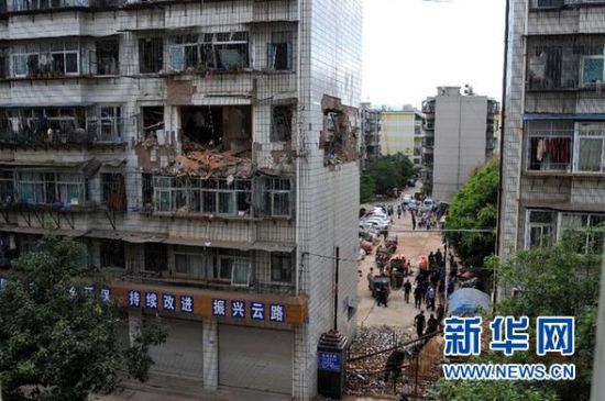 　6月9日在云南楚雄市拍攝的被炸毀的房屋。 新華社發(fā)