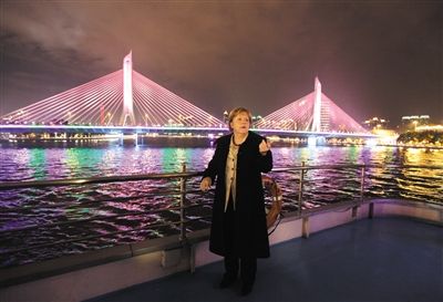 2012年2月3日，德國(guó)總理默克爾夜游廣州。