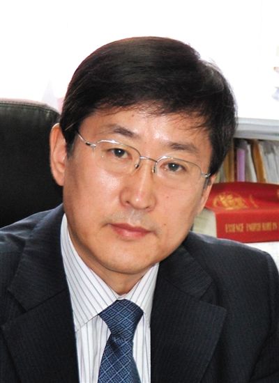 韓大元 中國(guó)人民大學(xué)法學(xué)院院長(zhǎng) 韓大元 中國(guó)人民大學(xué)法學(xué)院院長(zhǎng)