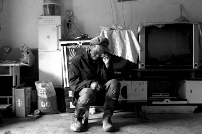 今年73歲的錢智遠(yuǎn)說起女兒錢仁鳳不禁老淚縱橫。