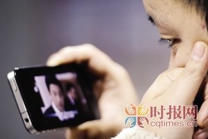 男子連續(xù)觀看20多個(gè)小時(shí)韓劇后嘔吐 男子連續(xù)觀看20多個(gè)小時(shí)韓劇后嘔吐