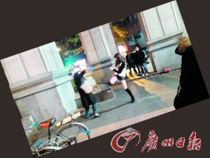 “保時捷女孩”踢腿救人。