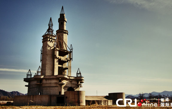 有著“鬼城”、“現(xiàn)實(shí)版的寂靜嶺”、“城堡廢墟”等稱號(hào)的城堡。沈湜 攝…