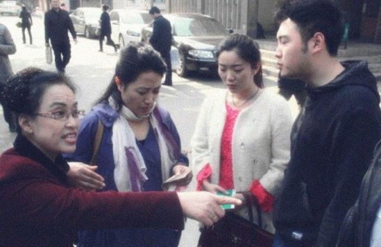 丈母娘從小張的存折中取了20000元，鑒定存折真假