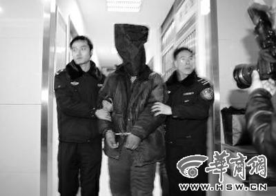 17歲流浪小伙因愛(ài)看消防滅火 街頭縱火燒車(chē)(圖) 17歲流浪小伙因愛(ài)看消防滅火 街頭縱火燒車(chē)(圖)