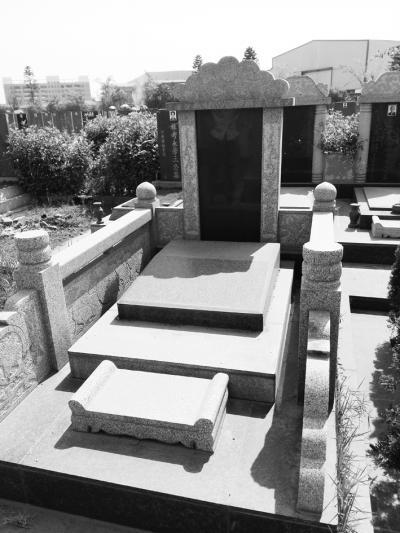 ?？诓糠帜箞@賣活人墓 價格數(shù)千至十幾萬元不等