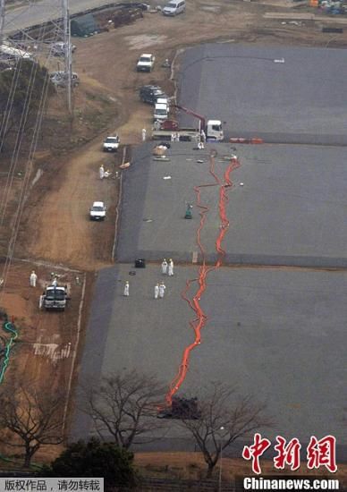 東京電力公司福島第一核電站一儲(chǔ)水池4月5日發(fā)生污水泄漏事故，維修人員自4月6日起，開(kāi)始使用5臺(tái)水泵進(jìn)行污水轉(zhuǎn)移作業(yè)，目前已成功轉(zhuǎn)移13000噸污水，但是仍有47噸發(fā)生了泄露。事故發(fā)生3天以來(lái)，泄漏污水總量約167噸。