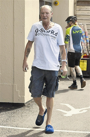 英足壇巨星蒼老如70歲老人 遭房東驅(qū)逐無(wú)家可歸