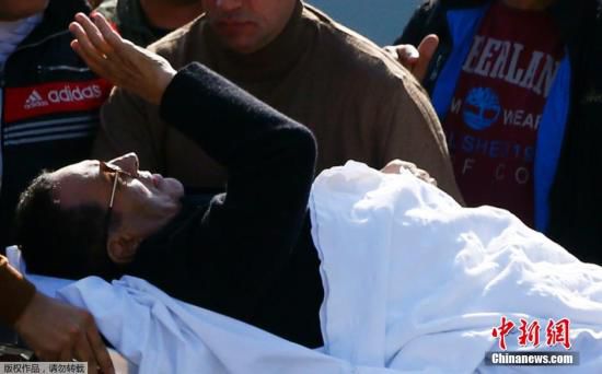 　埃及法院29日作出終審判決，裁決前總統(tǒng)穆巴拉克涉嫌謀殺示威者一案不成立，穆巴拉克將無罪釋放。圖為穆