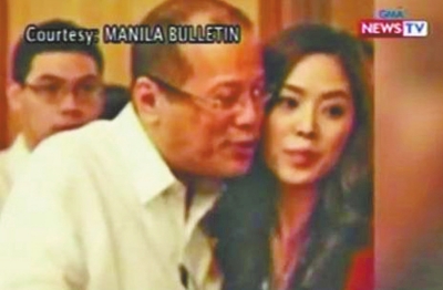 　2012年,阿基諾三世與比自己小23歲的韓裔女主播格雷斯·李在一起。