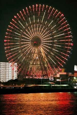 圖為該地晚上的夜景。